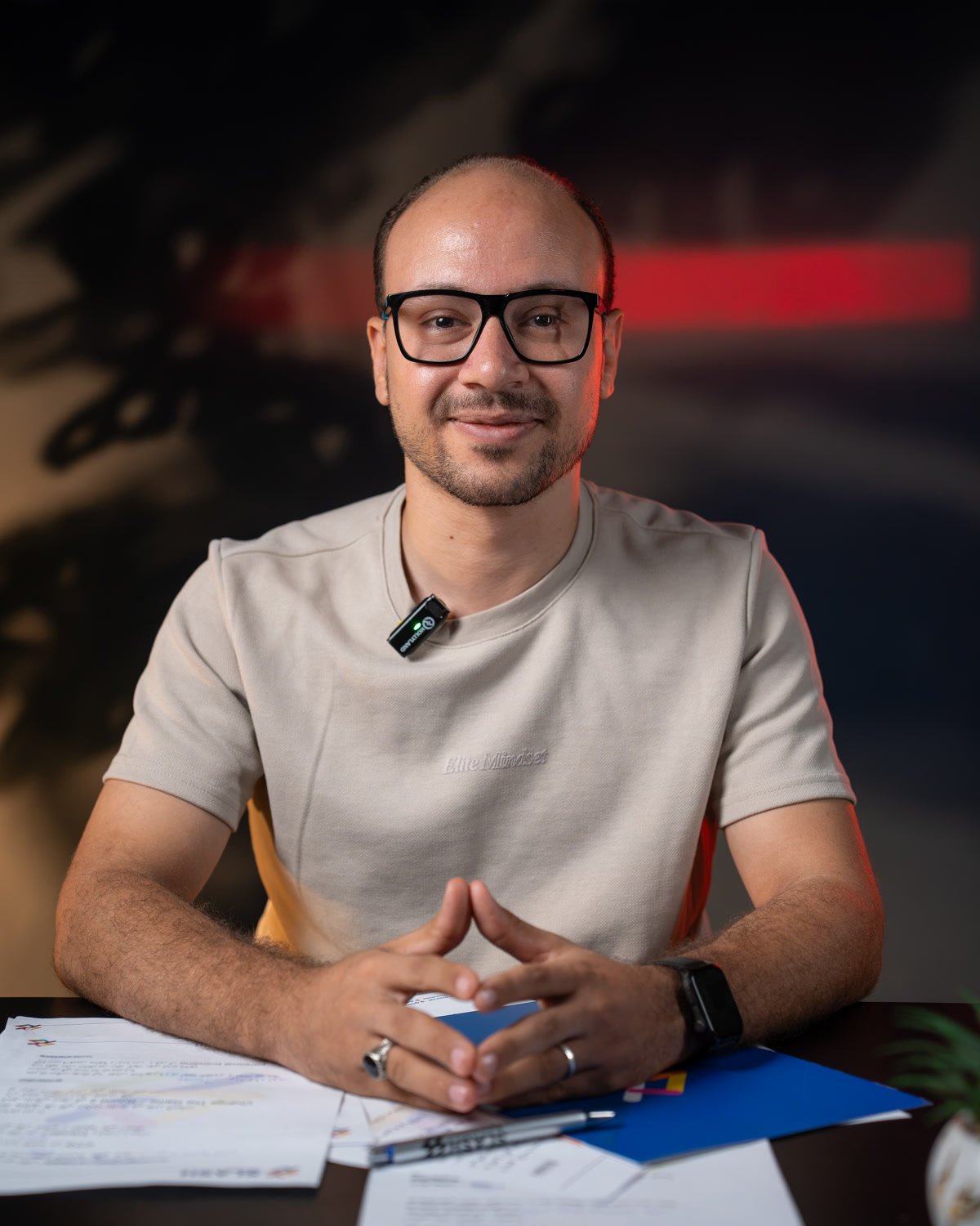 محمد الجاحر أثناء جلسة استشارة